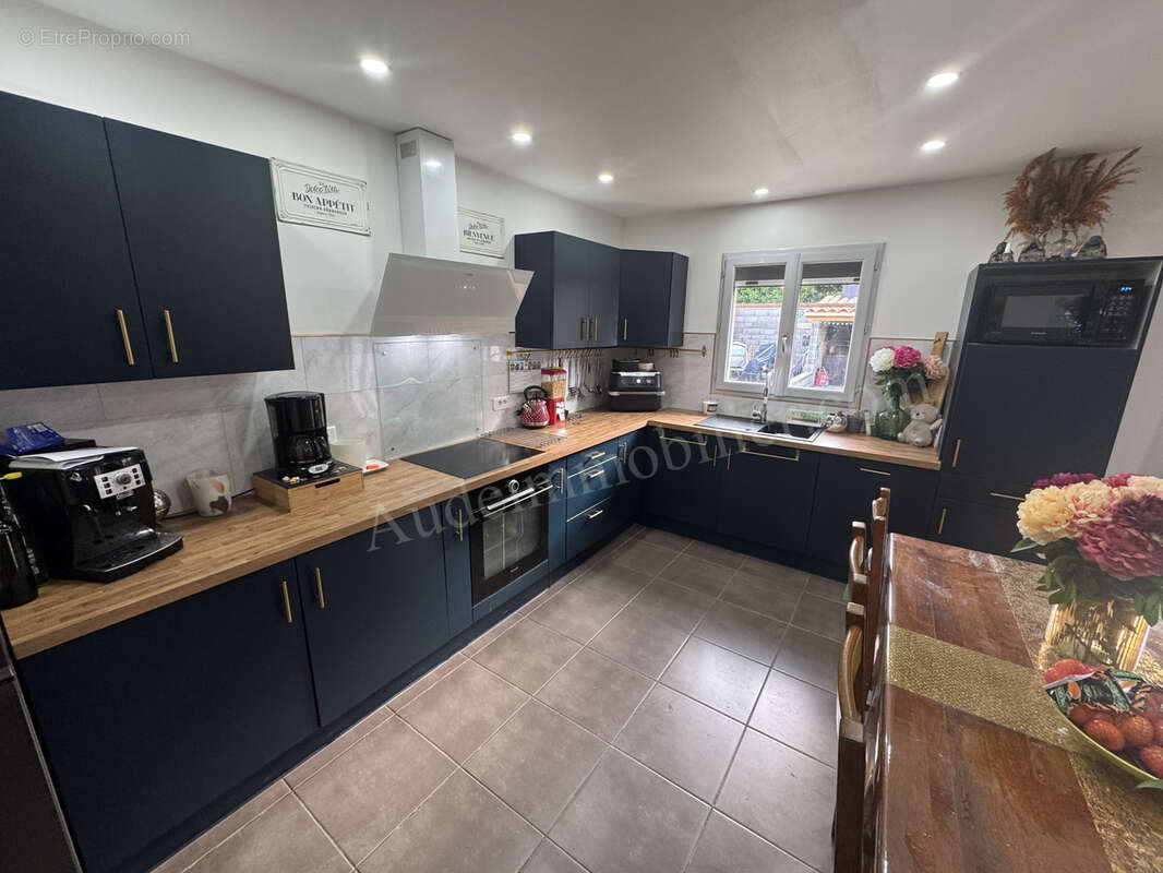 Villa de plain-pied avec jardin et garage - photo 2