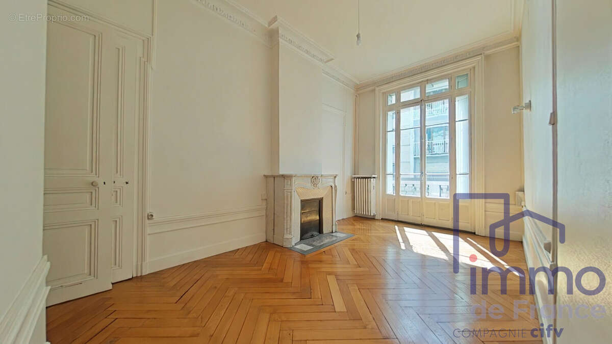 Appartement 111 m² à Saint-Etienne  - photo 6