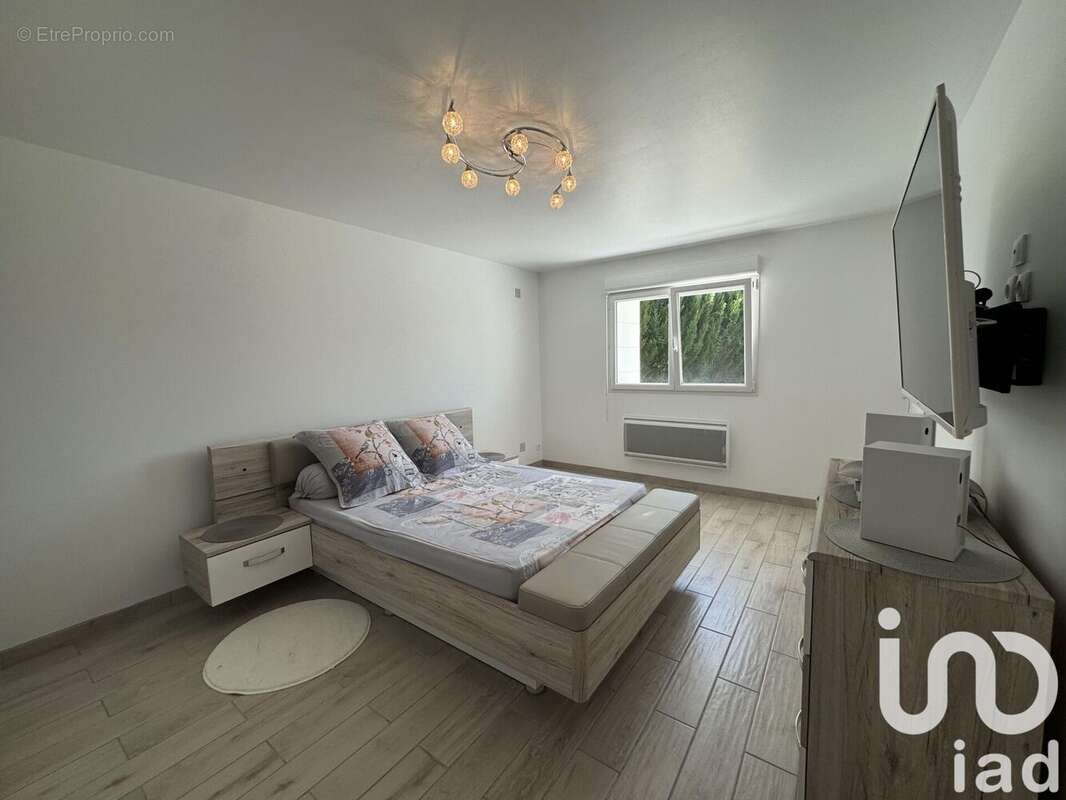 Maison 144 m² à Brain-Sur-Allonnes  - photo 9