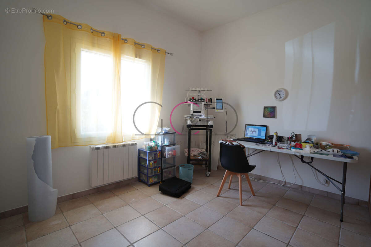 Maison à VENTABREN
