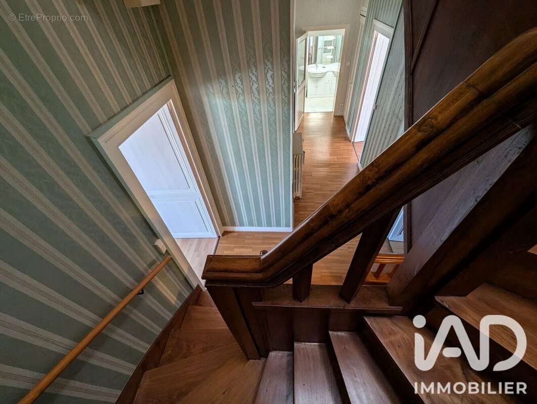 Maison 169 m² à Cognac  - photo 8