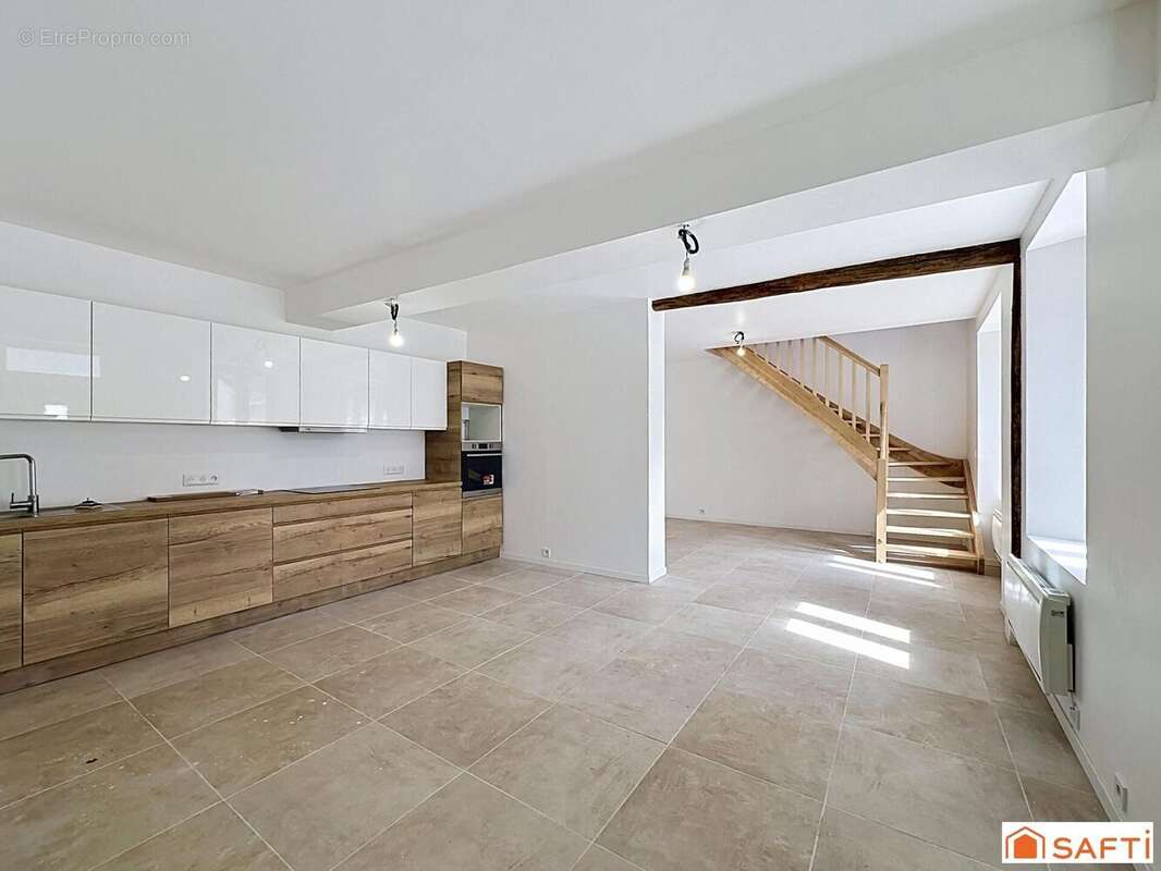 Maison 138 m² à Dixmont  - photo 2