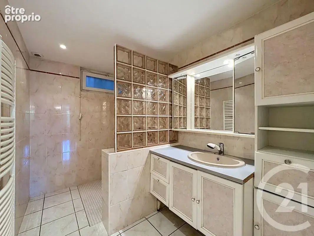 Maison 185 m² à Chaponnay  - photo 17