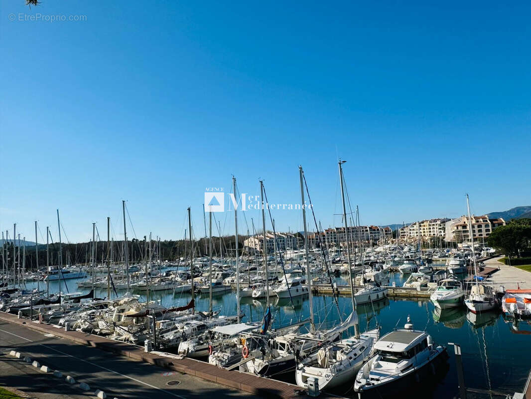 Appartement à COGOLIN