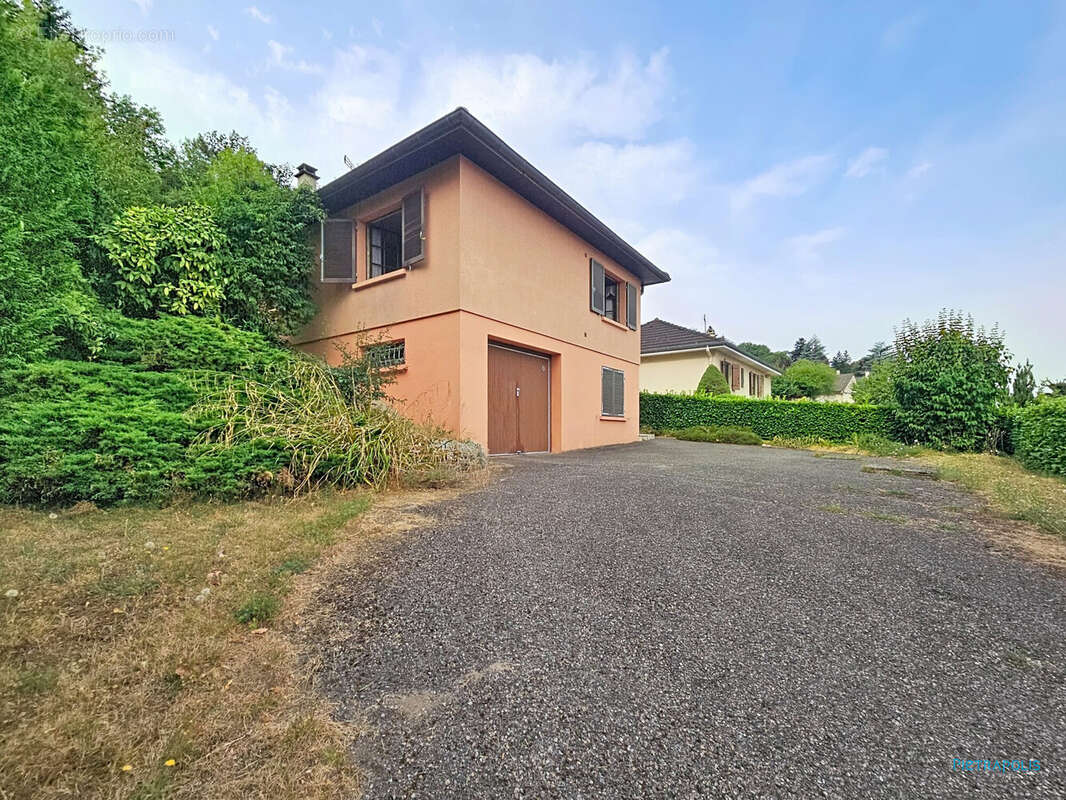 Maison 94 m² à Domarin  - photo 2