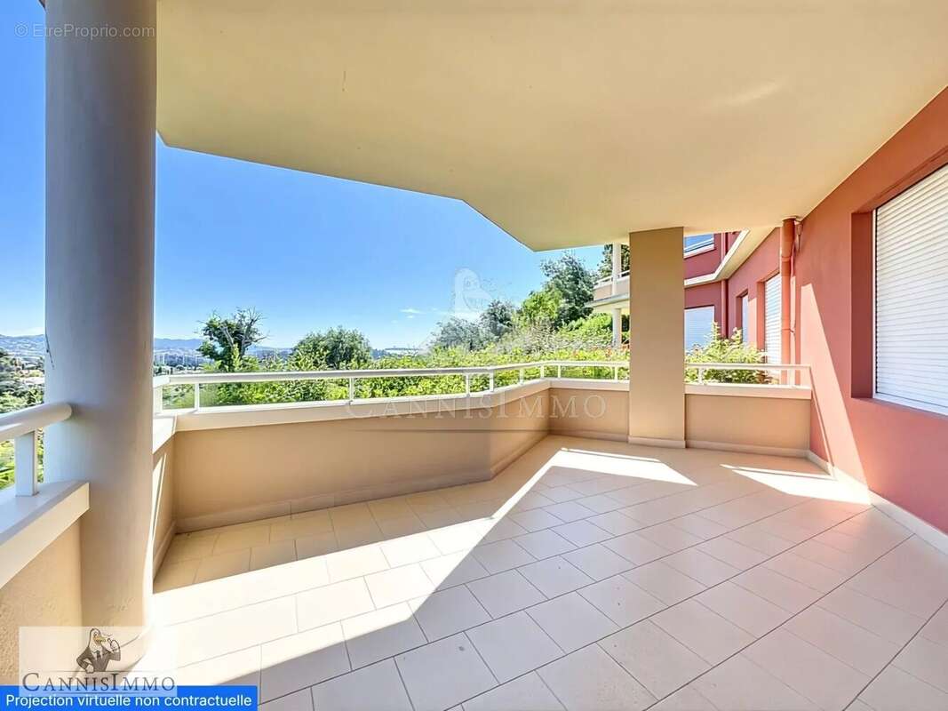 Appartement à MANDELIEU-LA-NAPOULE