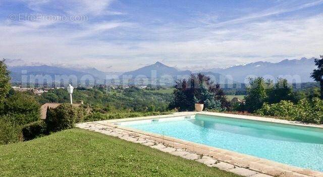 Maison_individuelle_Monnetier-Mornex_proche_fonritère_Suisse_Genève_villa_volume_vue_Mont-Blanc_montagne_commodité_piscine_lumieuse_montagne - Maison à MONNETIER-MORNEX