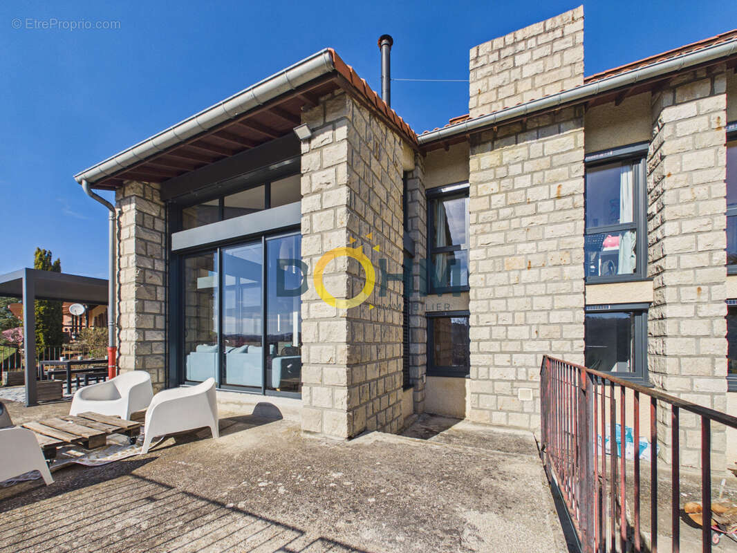 Maison à BRIVES-CHARENSAC