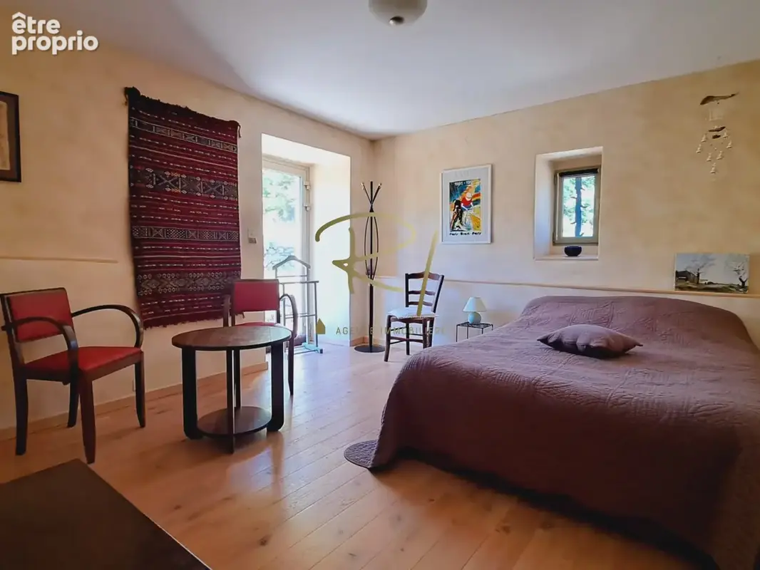 Mas en pierre rénové avec dépendances et piscine - photo 14