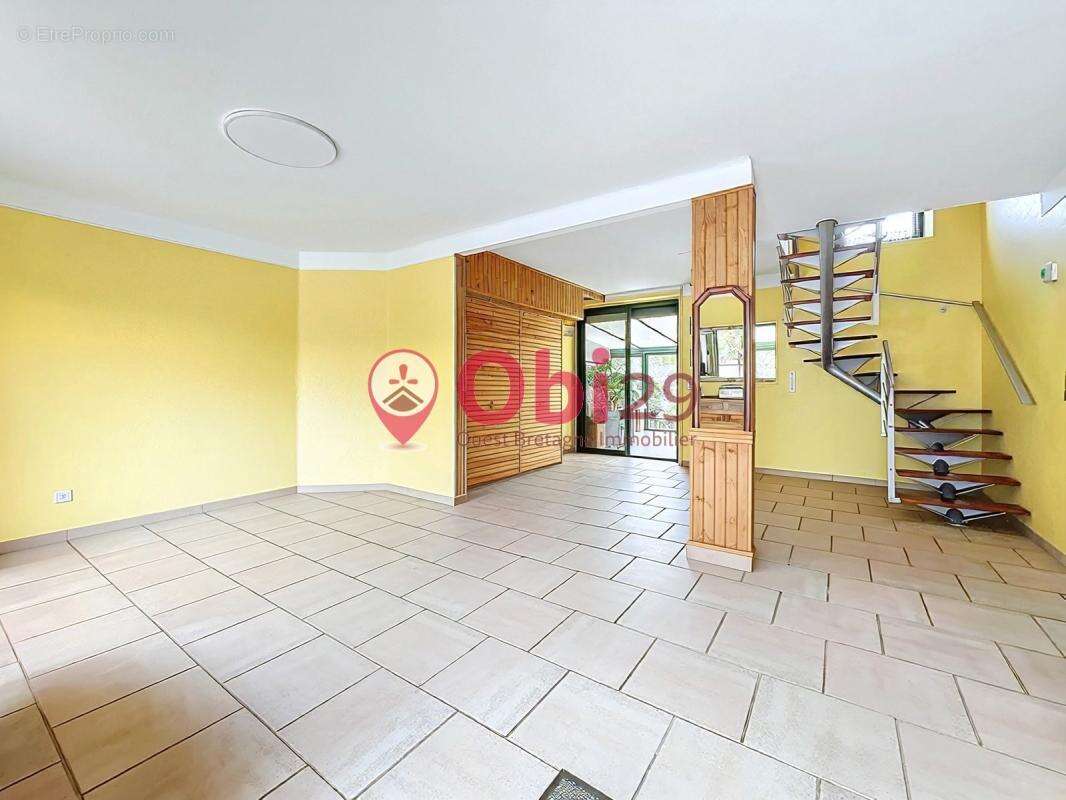 Maison familiale de 165 m² offrant de beaux volumes (PAC) - photo 7