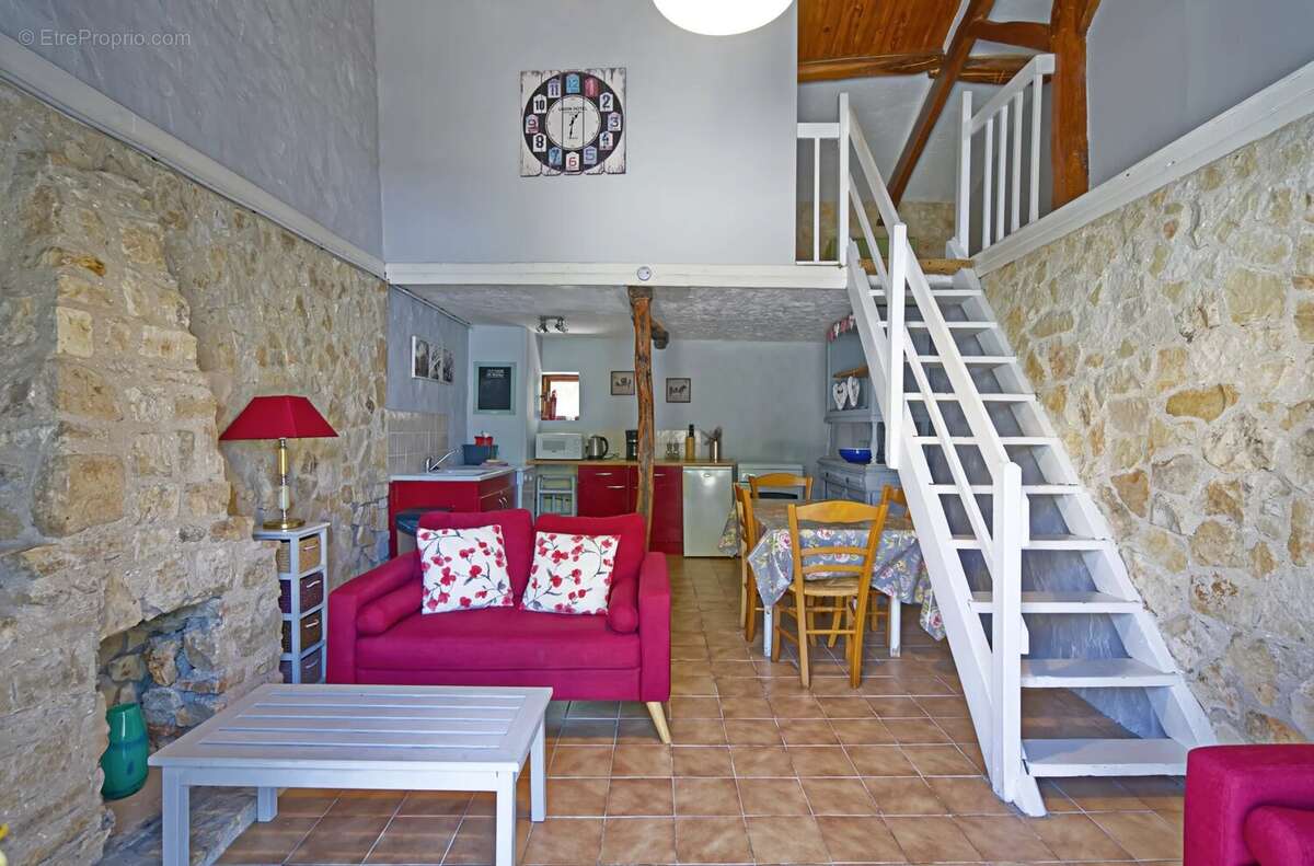 Complexe de gîtes avec une ferme de 3 chambres et 3 gîtes avec piscine chauffée - photo 4
