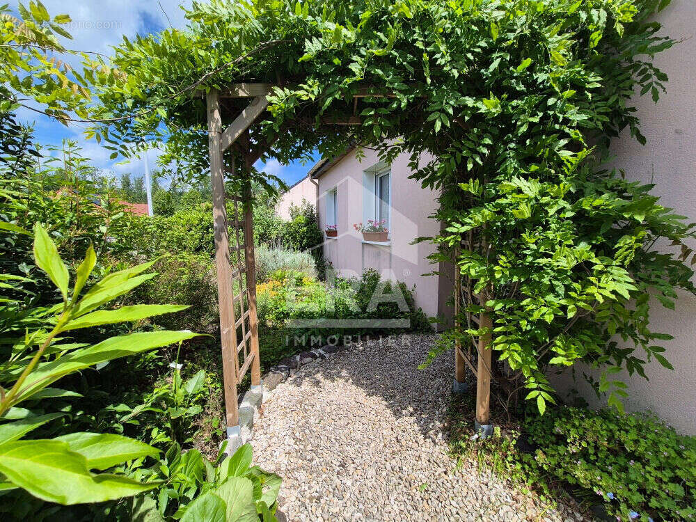 Maison à OSTRICOURT