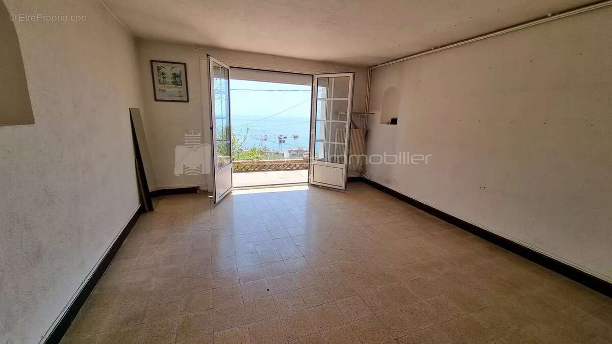 Villa vue mer a renover a cap d'ail - photo 14
