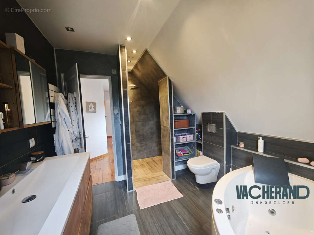 Maison 181 m² à Estaires  - photo 9