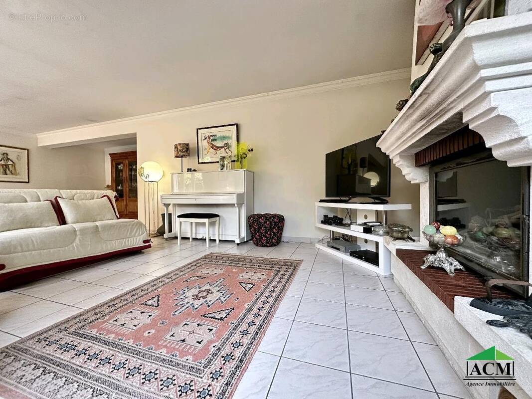 Maison à MERY-SUR-OISE