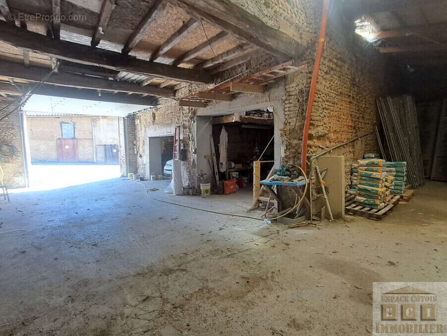 Autre à LA COTE-SAINT-ANDRE