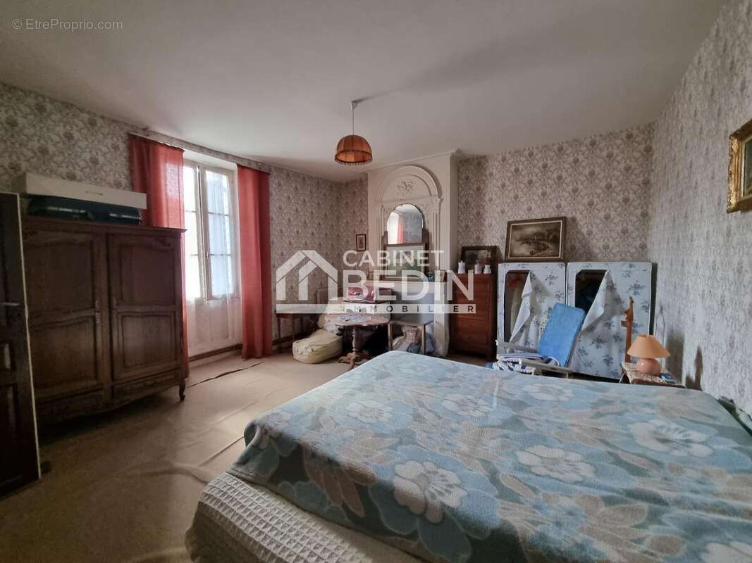 Maison à PUJOLS-SUR-CIRON