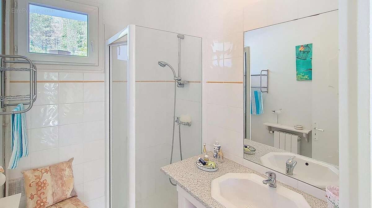 Photo 8 - Maison à BLANQUEFORT-SUR-BRIOLANCE