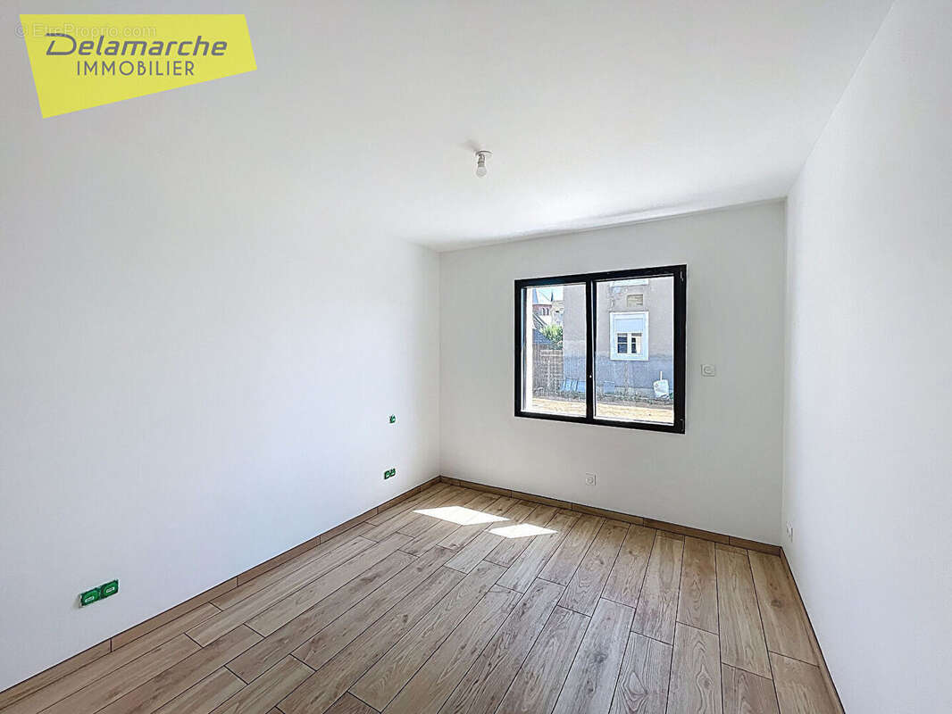 Maison à SAINT-HILAIRE-DU-HARCOUET