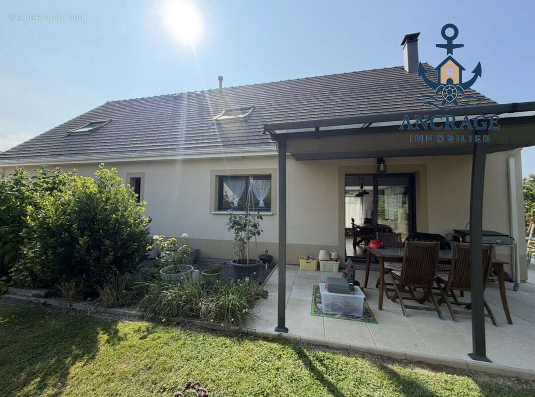 Maison 134 m² à Fiquefleur-Equainville  - photo 3