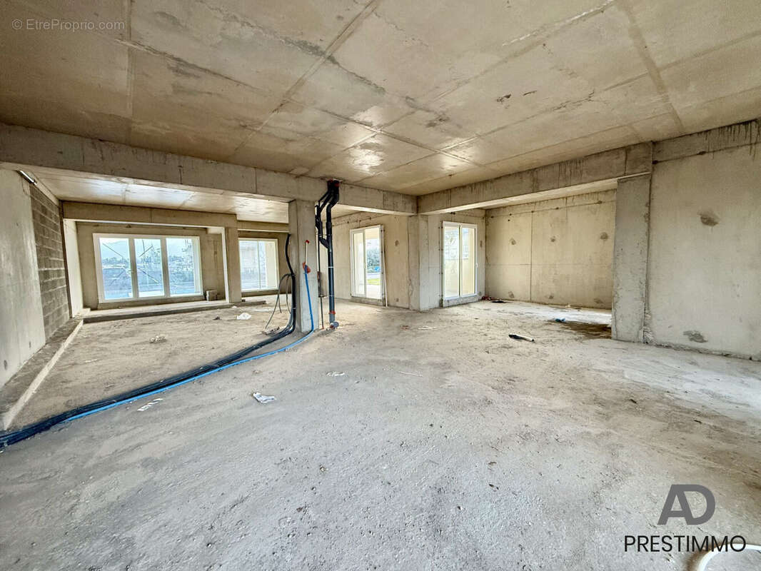 Commerce à LUCCIANA