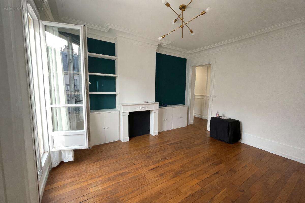 Appartement à PARIS