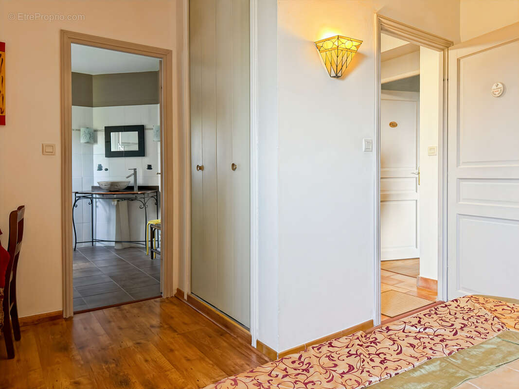 Maison à VILLENEUVE-DE-BERG