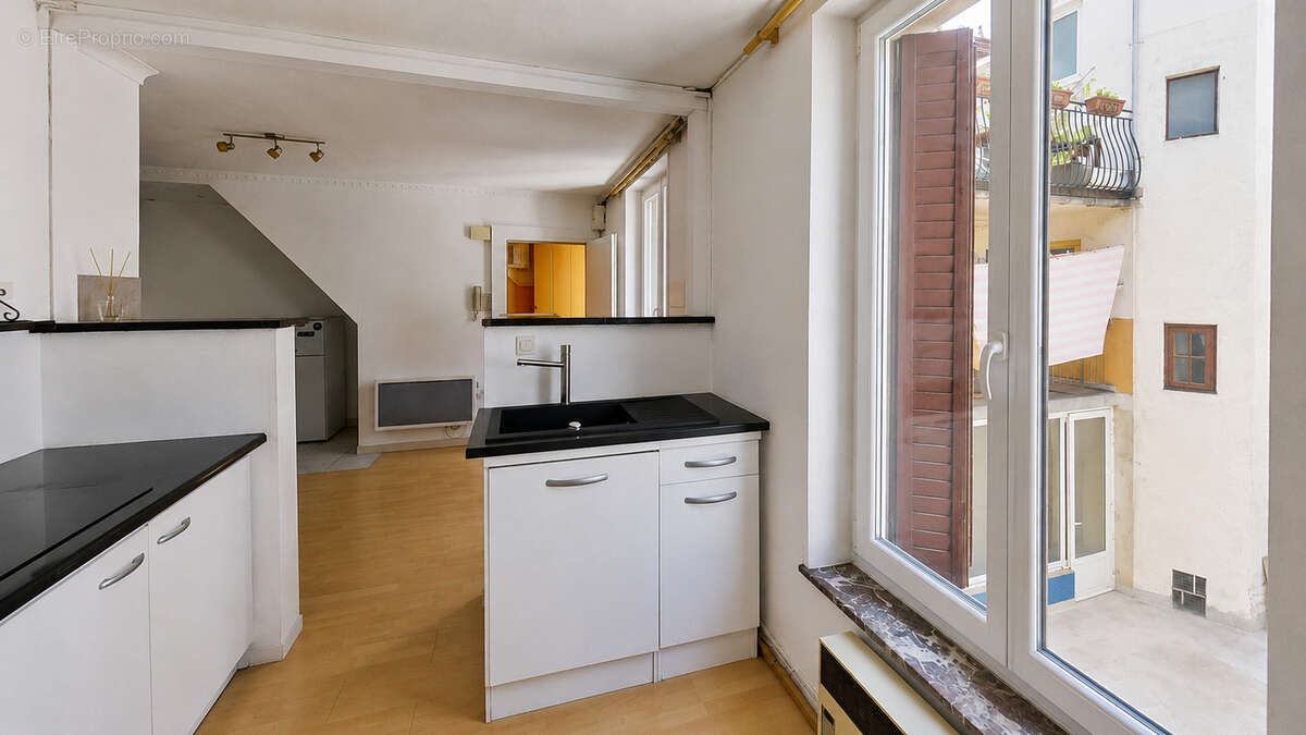 F2 secteur Marché Central - photo 3