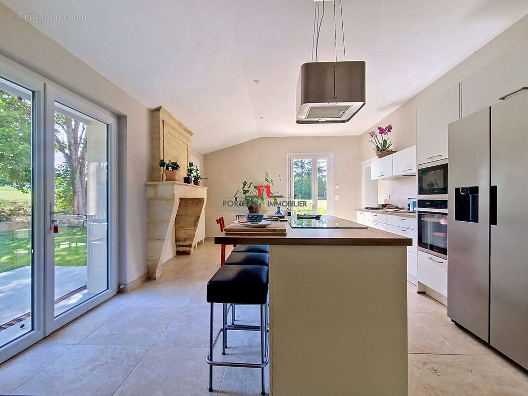 Maison 303 m² à Bayon-Sur-Gironde  - photo 5