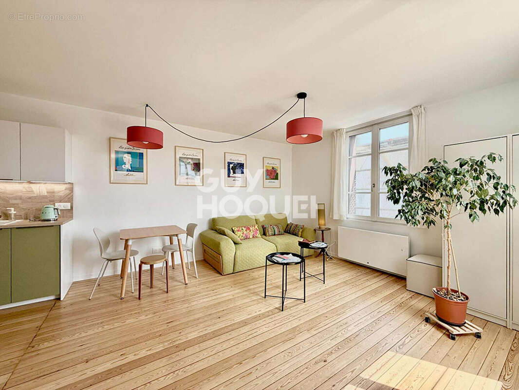 Appartement place morny - dernier étage avec terrasse ! - photo 3