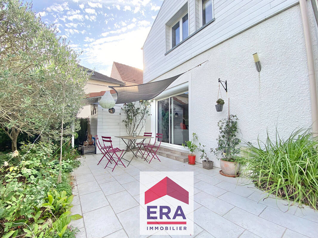 Maison à SARTROUVILLE