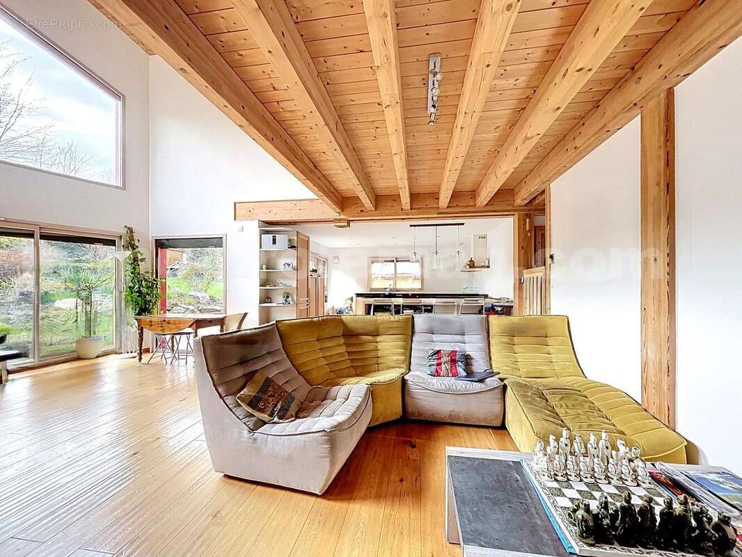 Maison_Chalet_Neuvecelle_Evian_Thonon_les_bains_proche_frontière_Suisse_Genève_villa_volume_commodité_architecte_Villa_lac_vue_leman_montagne_calme_lumineuse_véranda_ - Maison à NEUVECELLE