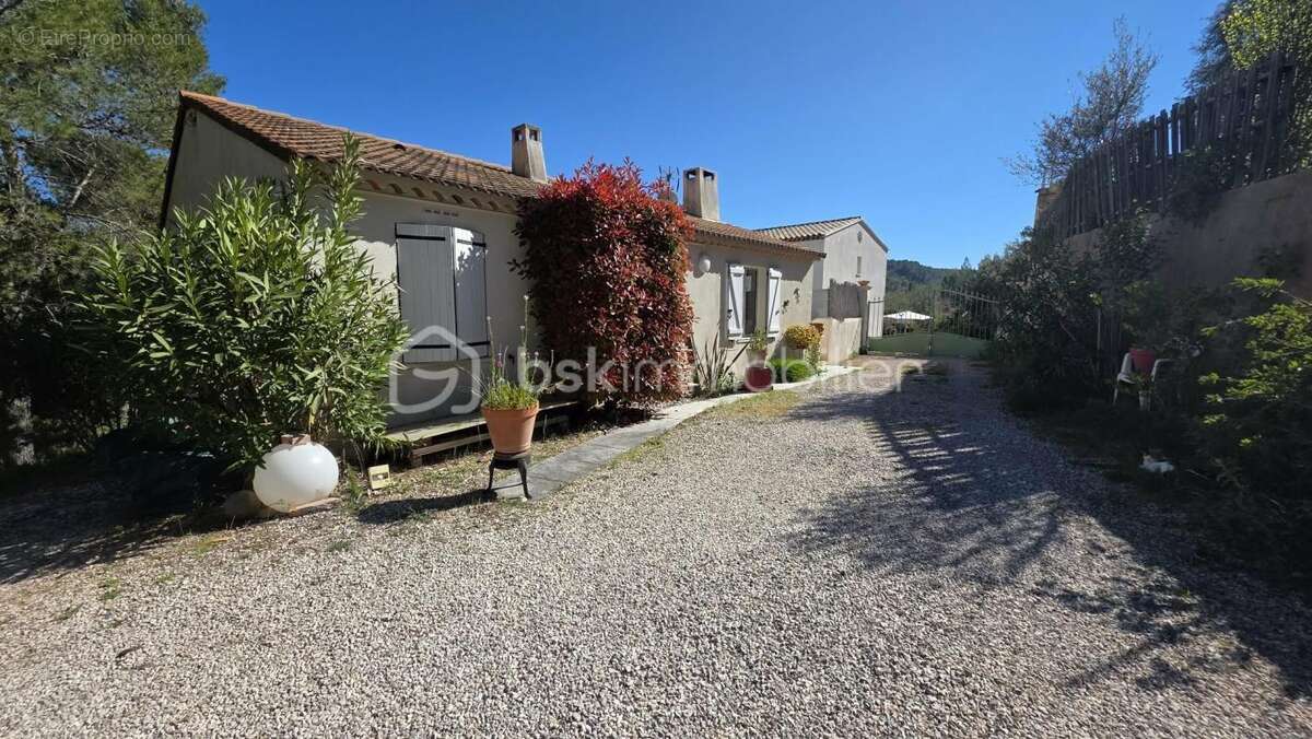  EN EXCLUSIVITÉ – A Cabasse (Var) - Villa avec vue panoramique, 5 Pièces - 100 M² - Grande Suite parentale –  Garage - photo 13