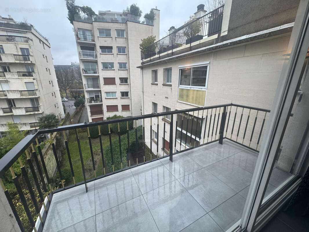 Appartement à NEUILLY-SUR-SEINE