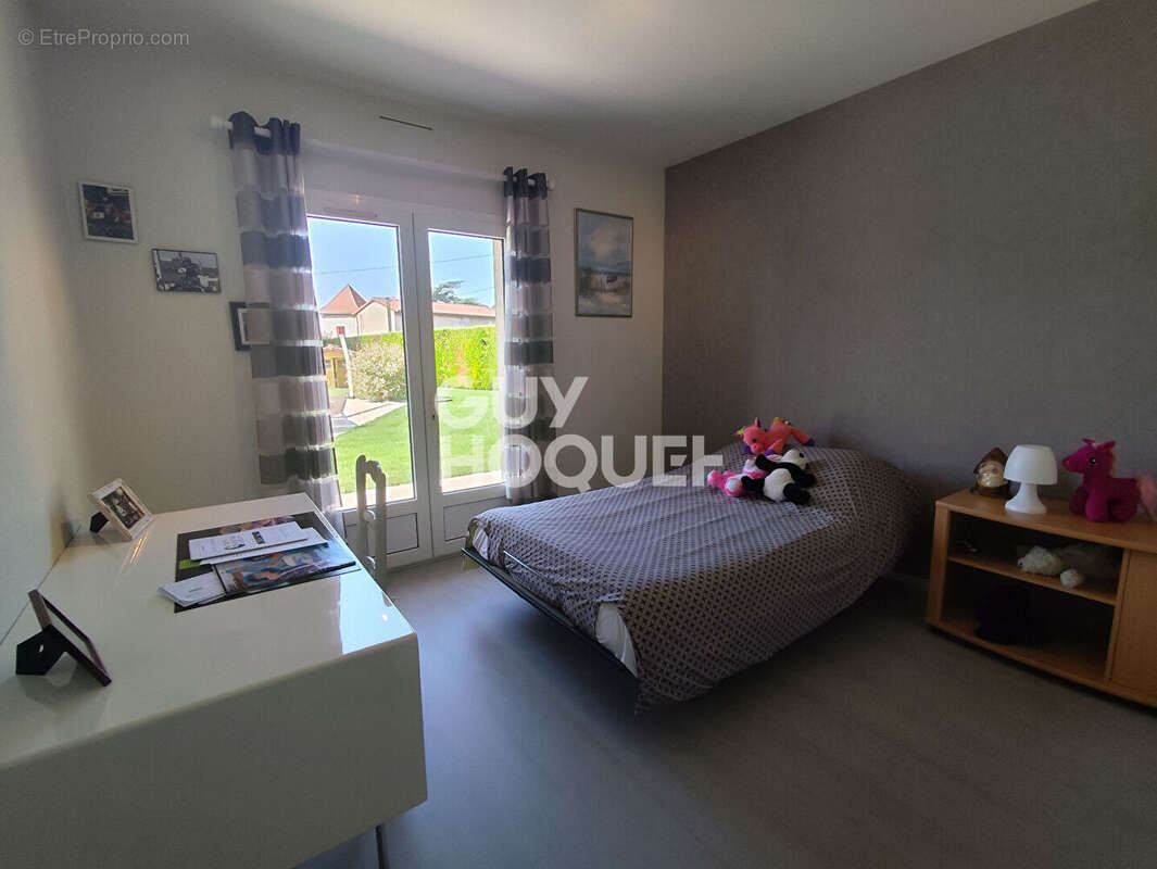 Maison à MONTROND-LES-BAINS