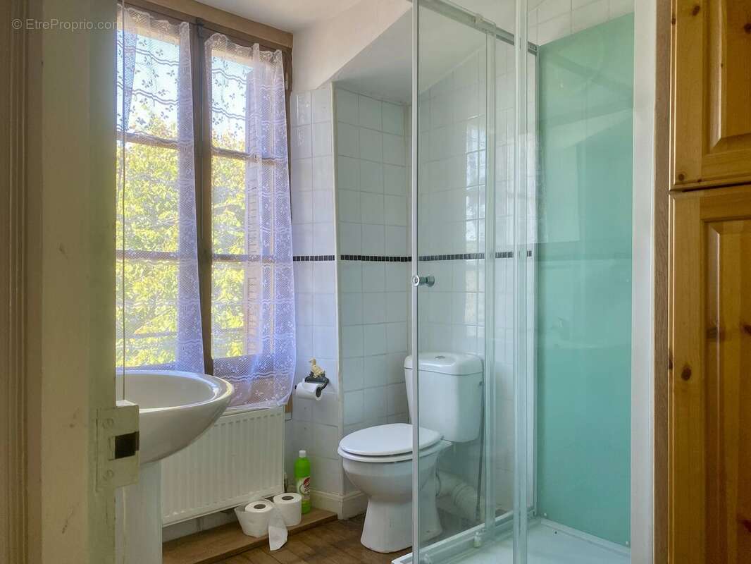Jolie maison en pierre avec terrain et grange - photo 17