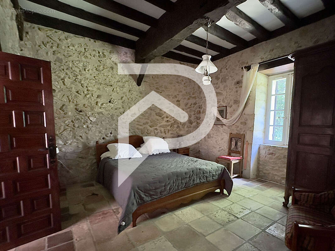 Maison à ISSAC