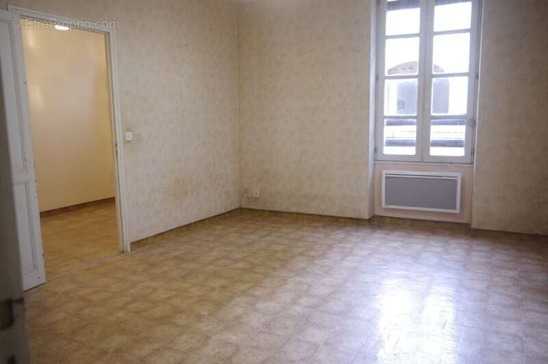 Gondrin, maison en pierre  avec cour comprenant deux logements de 5 et 6 pieces - photo 10