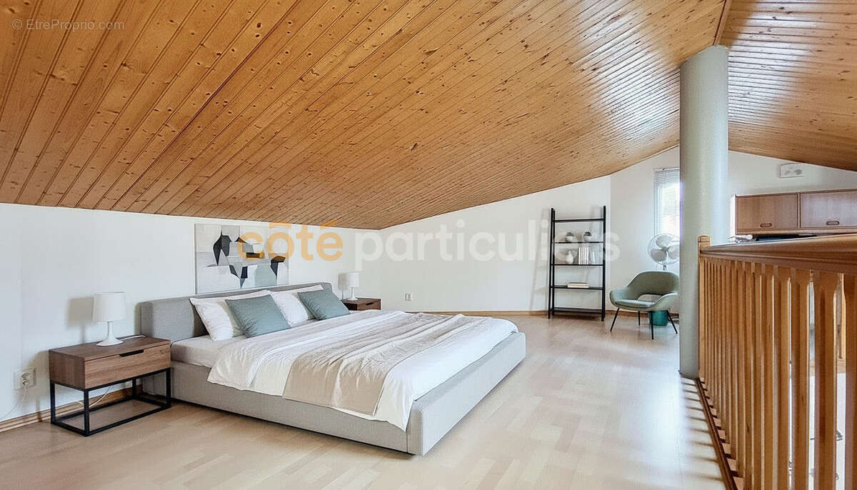Sous compromis -- la roche-sur-yon -- quartier belle place -- maison 5 pieces -- 159 m2 -- jardin -- veranda - photo 9