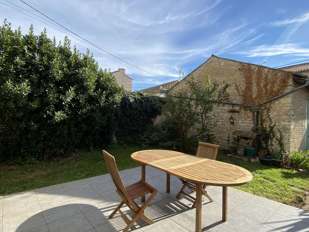 Maison à NEUVILLE-DE-POITOU