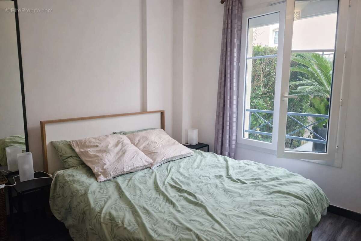 Appartement à VOISINS-LE-BRETONNEUX