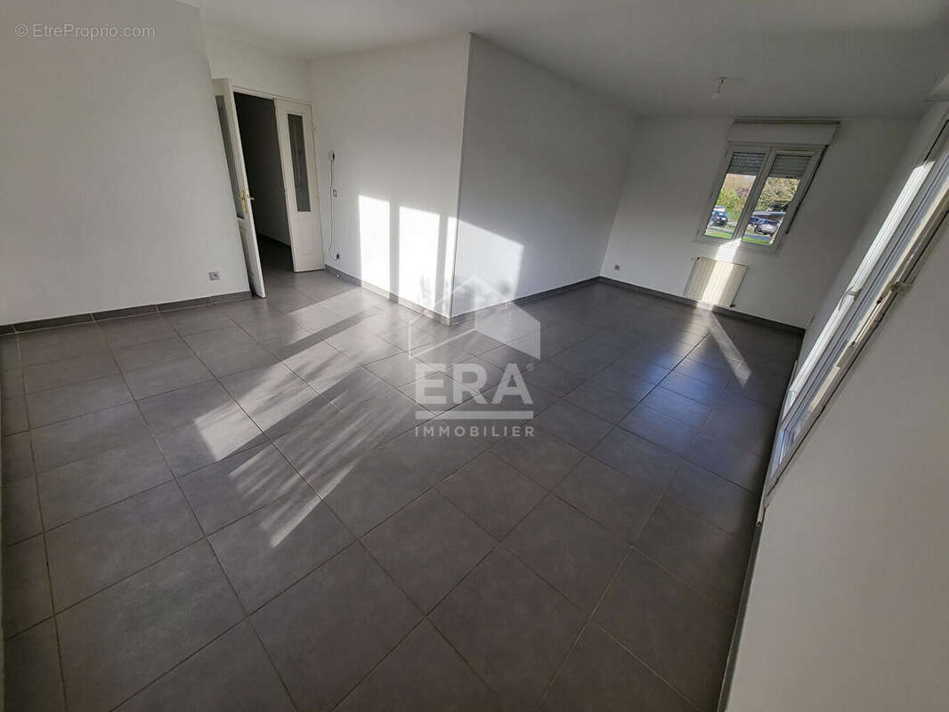 Appartement à AVION