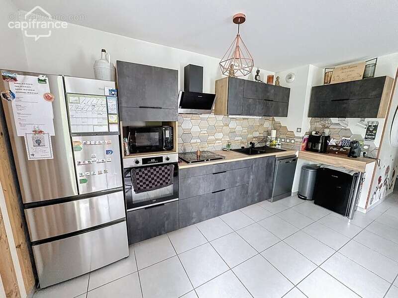 EN EXCLUSIVITÉ – Appartement T4 82m² + terrasse 22m² + garage fermé – Résidence 2020 – Bonneville centre - photo 2