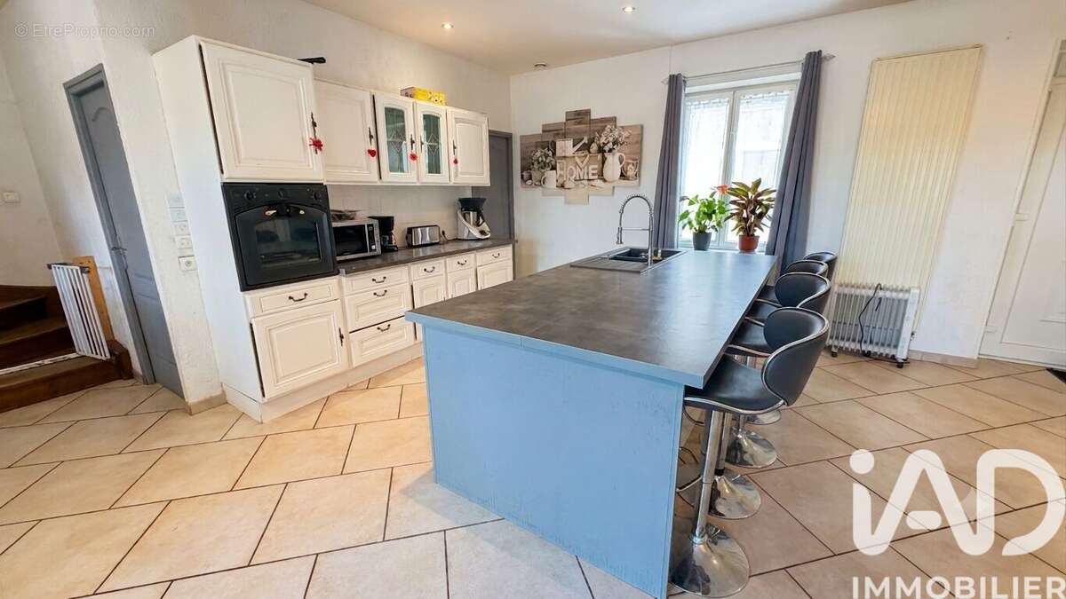 Maison 186 m² à Le Bessat  - photo 6