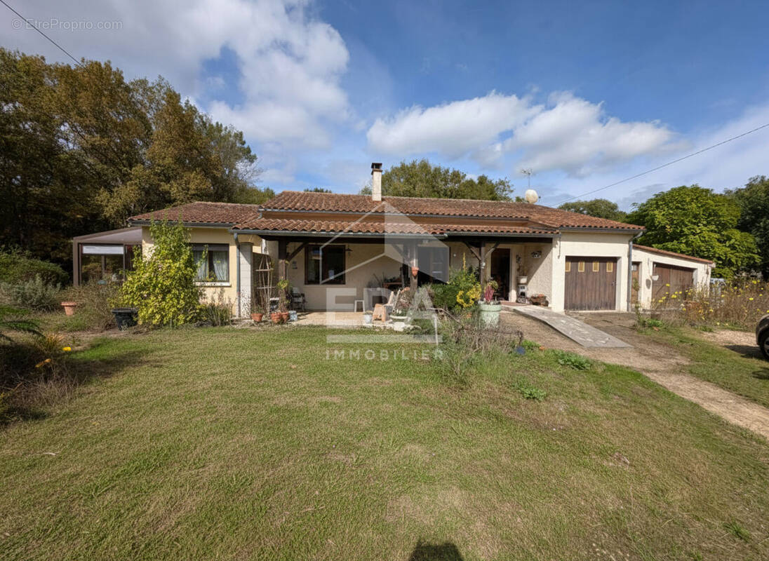 Maison à MONTPON-MENESTEROL