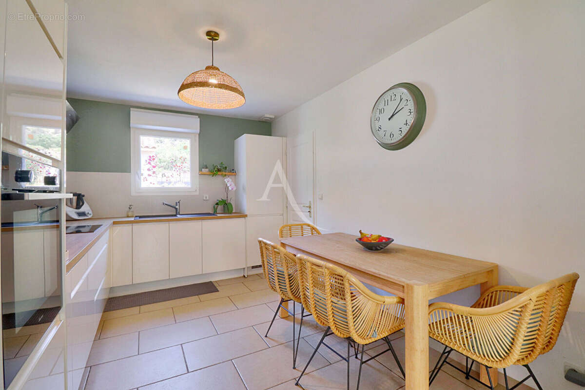 Villa type 6 avec jardin paysage piscine chauffee garage a greoux les bains - photo 8