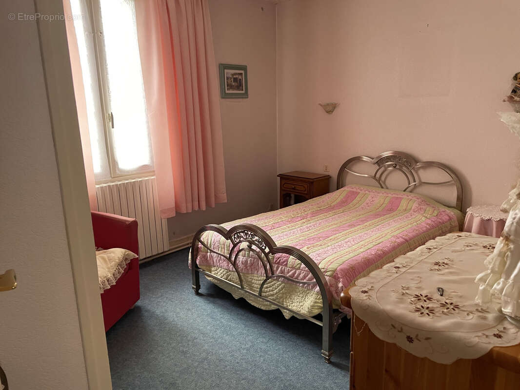 Cognac proche des ecoles commerces maison  de ville de 96 m2 exterieur 3 chambres - photo 6