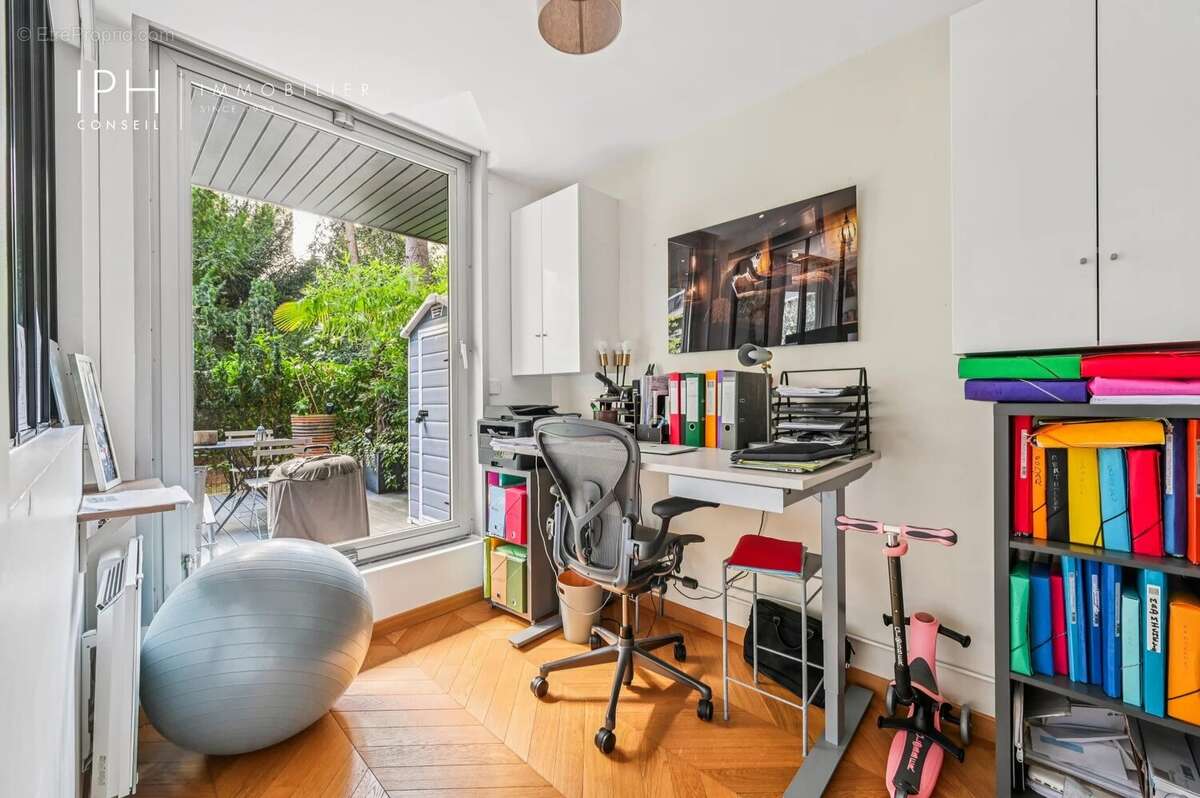 Appartement à NEUILLY-SUR-SEINE