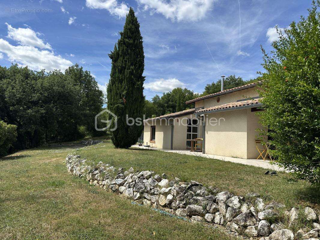 Propriete dans un environnement privilegie- îlot de fraicheur de 1,5 hectare avec vue sur la vallee de la garonne - photo 4