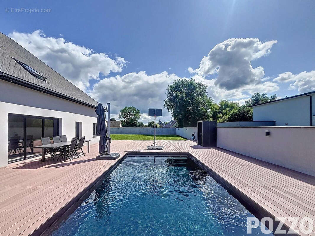 Maison récente de 276 m² à Coudeville Sur Mer (50290) - photo 14